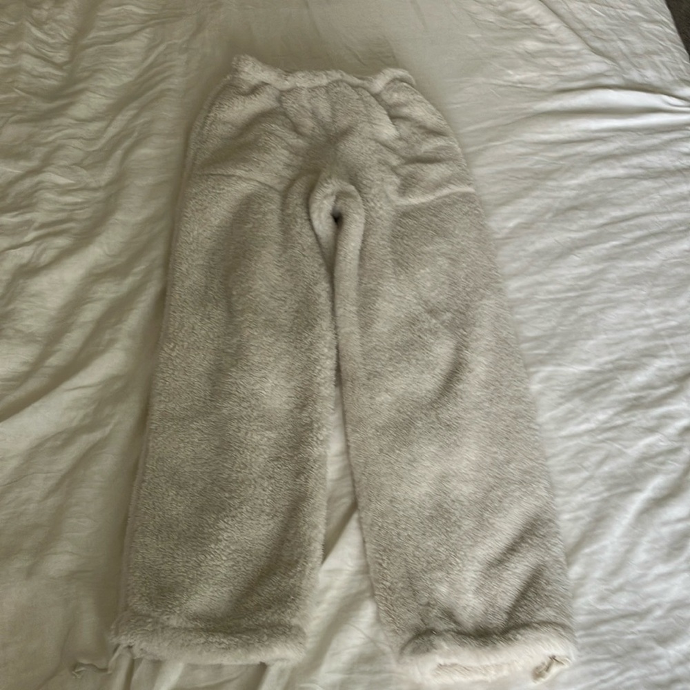 Gap women’s faux fur high-rise cozy pants